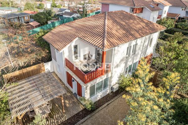 Maison familiale à deux pas du lac de Biscarrosse ? Un air de vacances toute l'année