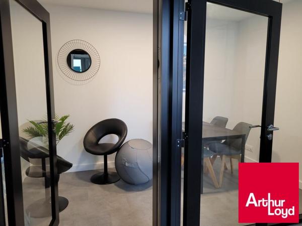 SAINT JEAN DE LUZ, plein centre, A LOUER, local de 120 m²