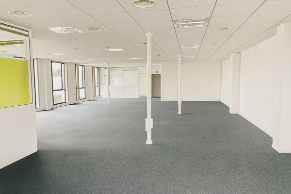 A LOUER BUREAUX A PARTIR DE 100 M2 À COMPIEGNE PÉNÉTRANTE DE VILLE