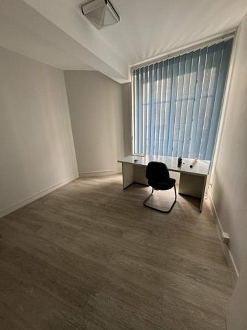 ACHAT LOCAL COMMERCIAL BUREAUX AVEC ASCENSEUR 289m2 HYPER CENTRE VILLE NIORT PROCHE COMMERCES ET PLACE DE LA BRECHE
