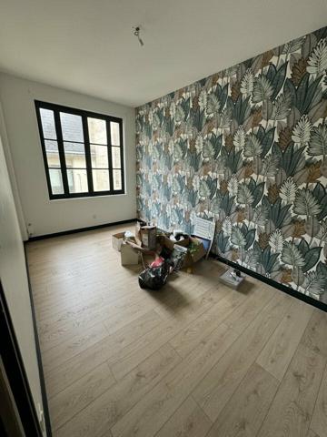 ACHAT LOCAL COMMERCIAL BUREAUX AVEC ASCENSEUR 289m2 HYPER CENTRE VILLE NIORT PROCHE COMMERCES ET PLACE DE LA BRECHE