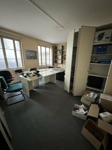 ACHAT LOCAL COMMERCIAL BUREAUX AVEC ASCENSEUR 289m2 HYPER CENTRE VILLE NIORT PROCHE COMMERCES ET PLACE DE LA BRECHE