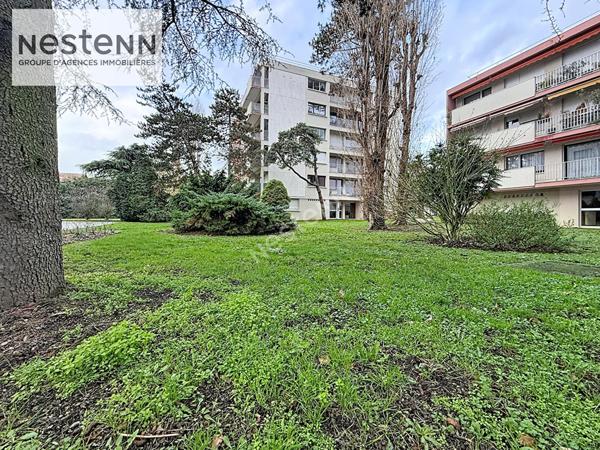 F2 - CENTRE-VILLE - CAVE - 5 MINUTES - RER C LIGNE H -