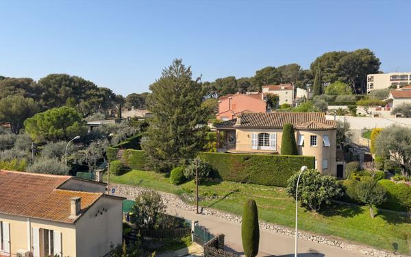 Appartement à vendre    4 pièces • 80 m2 Le Cannet