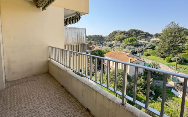 Appartement à vendre    4 pièces • 80 m2 Le Cannet