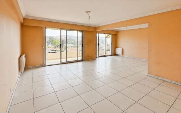 Appartement à vendre    4 pièces • 80 m2 Le Cannet