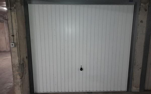 Stationnement à vendre    12 m2 Chevilly-Larue