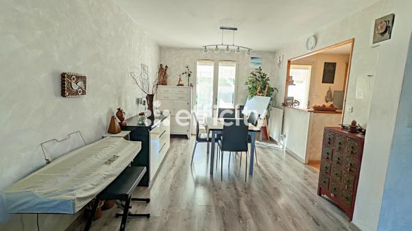 Maison
         5 pièces
        - 88 m² 181 000 € *