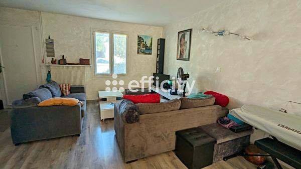 Maison
         5 pièces
        - 88 m² 181 000 € *