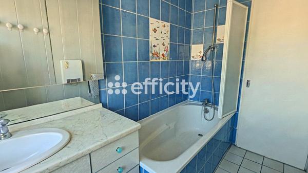 Maison
         5 pièces
        - 88 m² 181 000 € *
