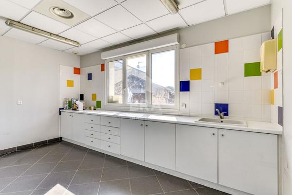 Local commercial Cuxac D Aude 5 pièce(s) 166.56 m2