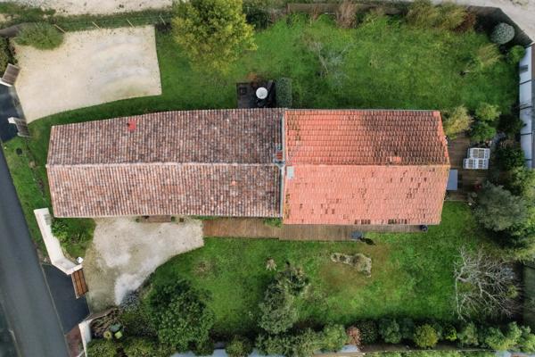 Charentaise rénovée dans un village de Dolus