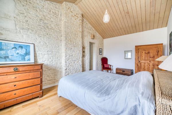 Charentaise rénovée dans un village de Dolus