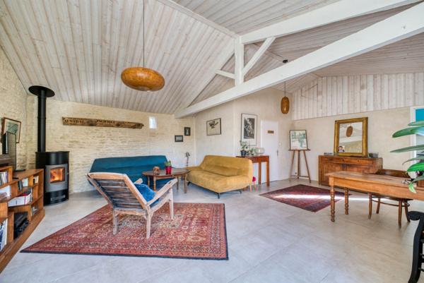 Charentaise rénovée dans un village de Dolus