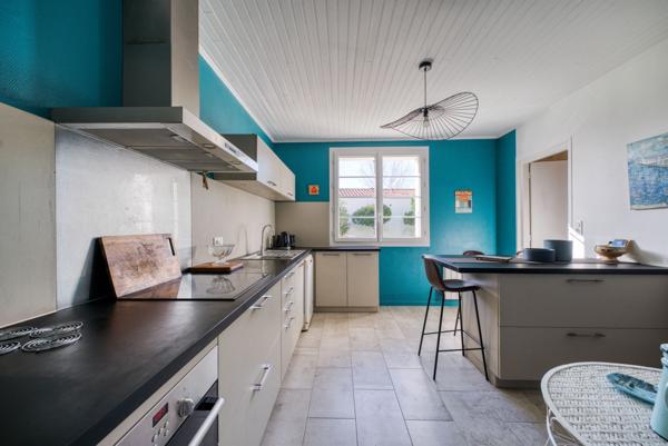 Charentaise rénovée dans un village de Dolus