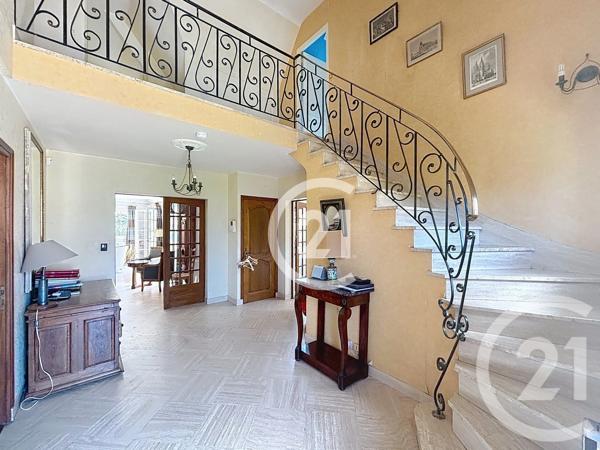 Maison à vendre  8 pièces - 202,48 m 2   LOUVIGNY  - 14