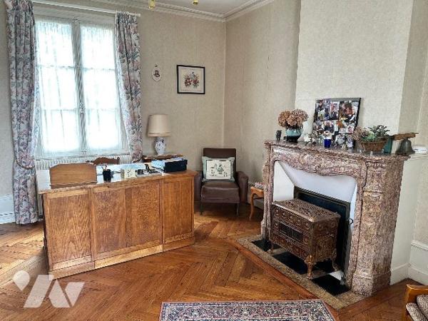 MAISON DE MAITRE ET LONGERE - BACQUEVILLE EN CAUX CENTRE