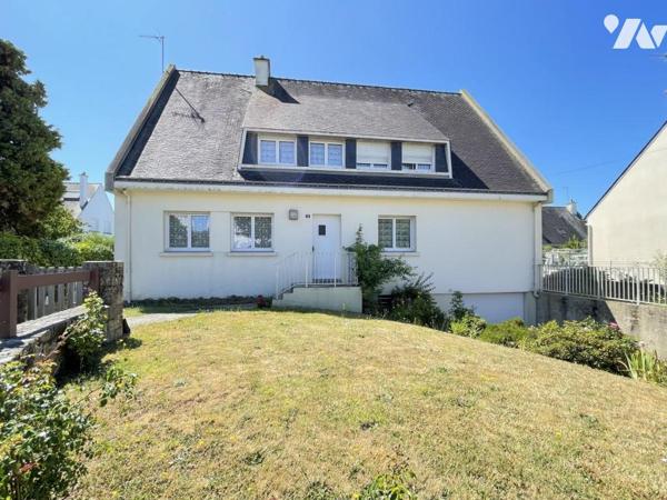 Lorient à proximité du centre, grande maison familiale avec 9-10 chambres sur 577 m²