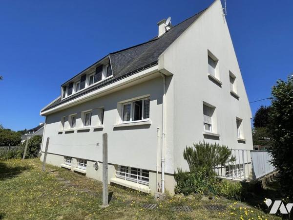Lorient à proximité du centre, grande maison familiale avec 9-10 chambres sur 577 m²