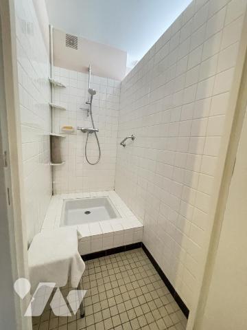 Lorient à proximité du centre, grande maison familiale avec 9-10 chambres sur 577 m²