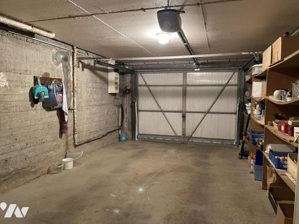 Lorient à proximité du centre, grande maison familiale avec 9-10 chambres sur 577 m²