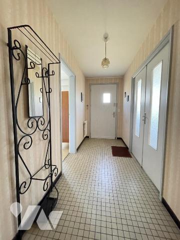 Lorient à proximité du centre, grande maison familiale avec 9-10 chambres sur 577 m²