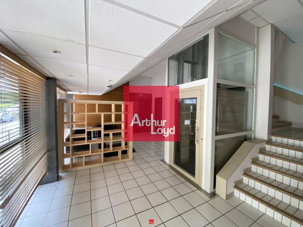 Bureaux à louer à Echirolles avec ascenseur et parkings