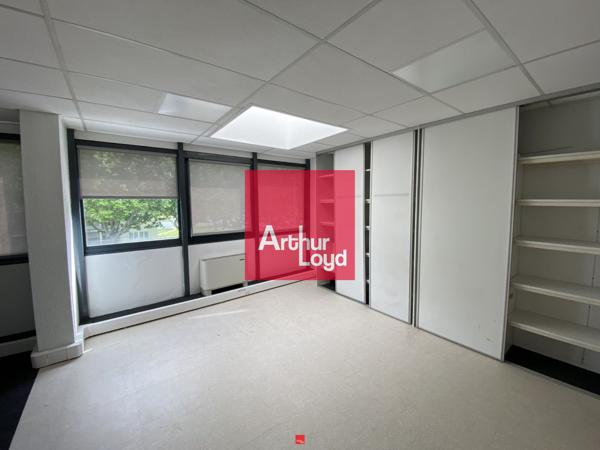 Bureaux à louer à Echirolles avec ascenseur et parkings