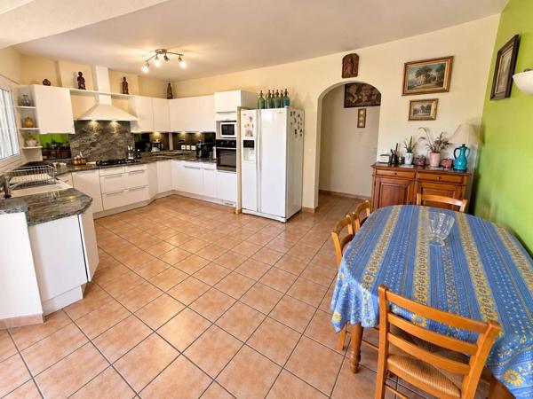 Maison spacieuse de 280 m² sur parcelle de 1760 m² à Villelongue-de-la-Salanque