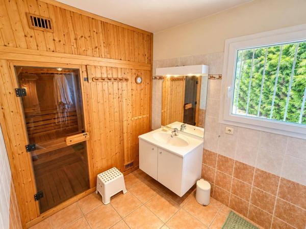 Maison spacieuse de 280 m² sur parcelle de 1760 m² à Villelongue-de-la-Salanque