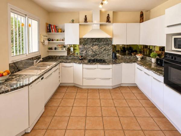 Maison spacieuse de 280 m² sur parcelle de 1760 m² à Villelongue-de-la-Salanque