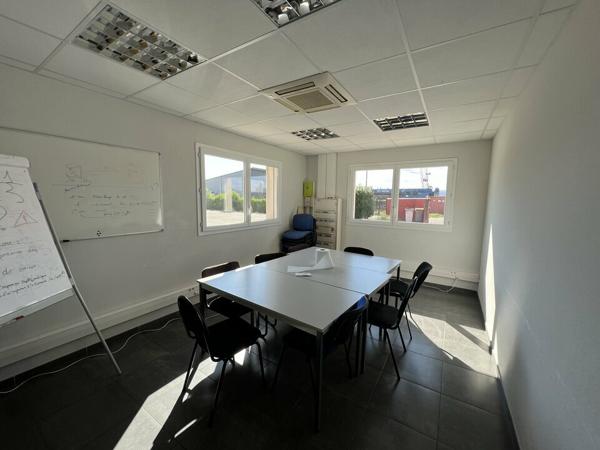 Bureaux à louer à Beaumont-les-Valence Zone de Clairac, immeuble récent avec grand parking