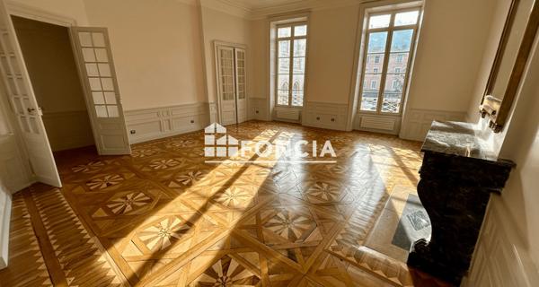 À vendre Appartement 4 pièces 143 m² - Vienne 38200