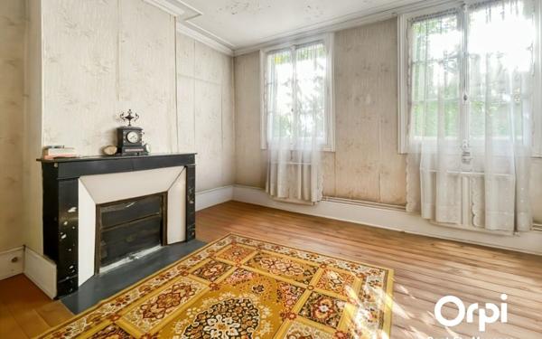 Maison à vendre    7 pièces •  Pont-Sainte-Maxence