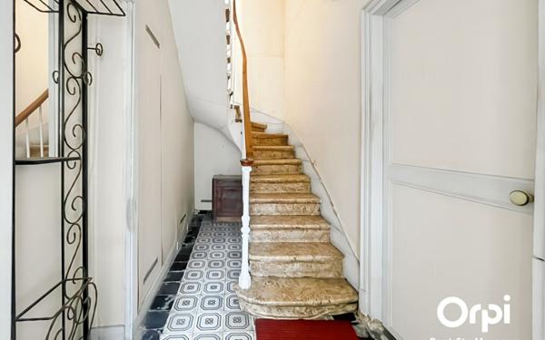 Maison à vendre    7 pièces •  Pont-Sainte-Maxence