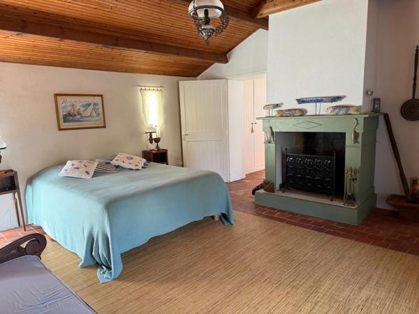 Charmante maison ancienne - centre ville L'EPINE - 142 m2