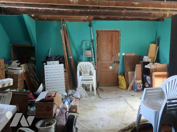 Dans parc de plus de 5.000m2, PROPRIETE comprenant :
. MAISON PRINCIPALE, ANCIENNE, d'env. 225...