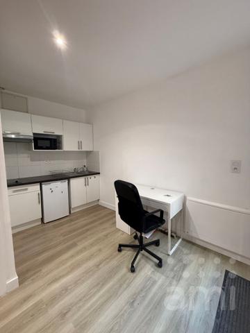 STUDIO MEUBLE - CENTRE VILLE POITIERS