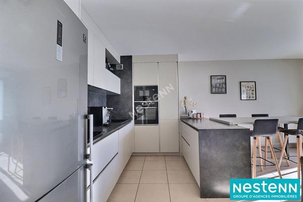 COUP DE COEUR ! Appartement de type 3 de 65.21m² avec garage fermé en sous-sol situé à Villeurbanne La Soie