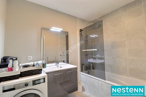 COUP DE COEUR ! Appartement de type 3 de 65.21m² avec garage fermé en sous-sol situé à Villeurbanne La Soie