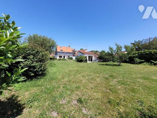 NEUFCHATEL HARDELOT, Maison d'habitation - Située au coeur du village de Neufchâtel-Hardelot, s...