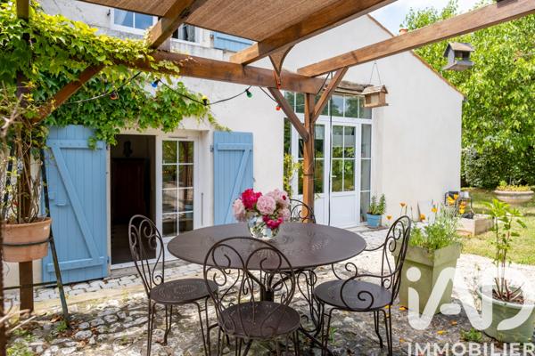 Maison à vendre 9 pièces 275 m² Sainte-Soulle