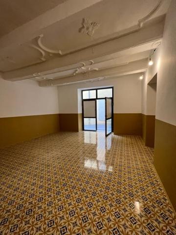Location / Local Commercial à La Ciotat (13600)