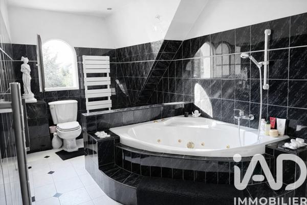 Maison à vendre 5 pièces 163,31 m² Noisy-le-Sec