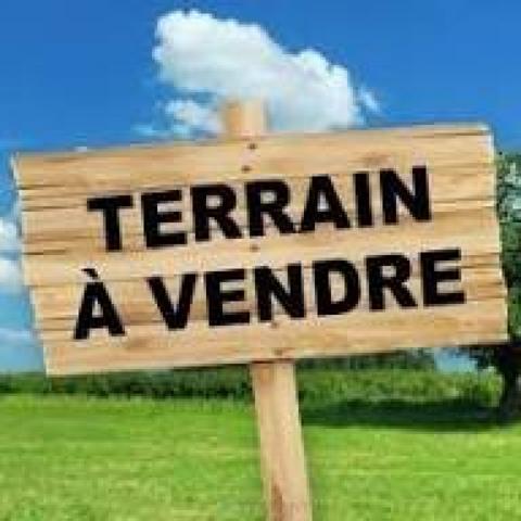 Beau terrain 666m2 viabilisé
