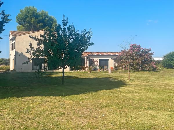 Mauguio (34130) Maison 220 m2, six chambres, 20000 m2 de terrain.