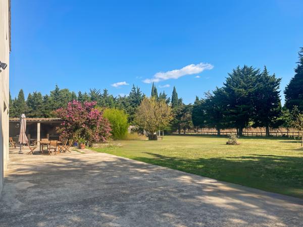 Mauguio (34130) Maison 220 m2, six chambres, 20000 m2 de terrain.