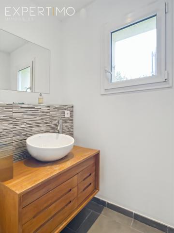 Mauguio (34130) Maison 220 m2, six chambres, 20000 m2 de terrain.