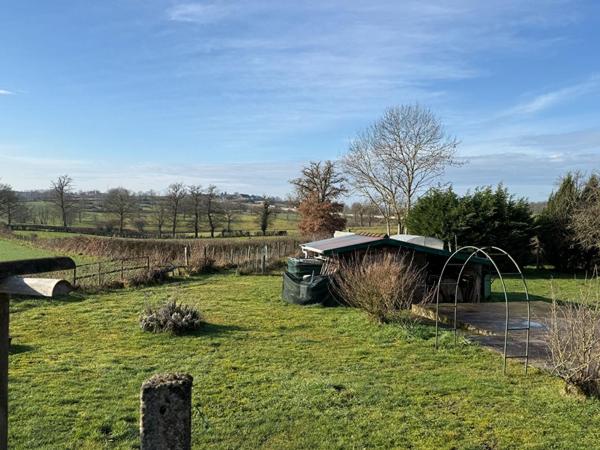 Maison 127 m2 + 2000 m2 terrain + dépendances + puits