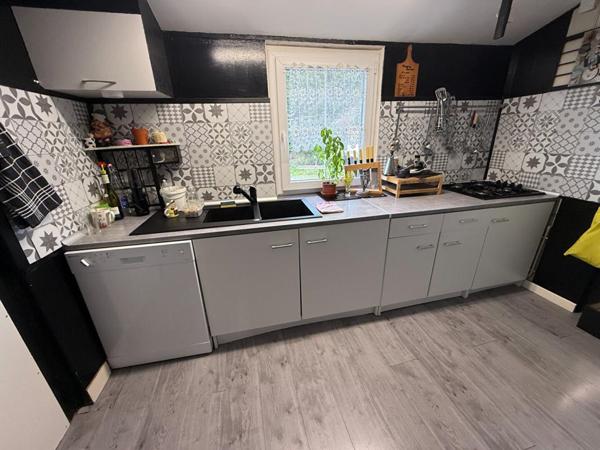 Maison 127 m2 + 2000 m2 terrain + dépendances + puits